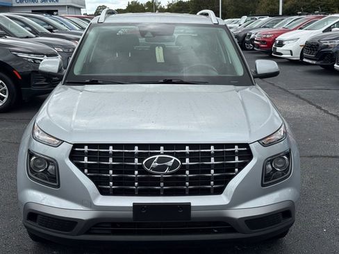 Used 2022 Hyundai Venue SEL w/ Cargo Package image 8