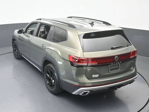 Used 2024 Volkswagen Atlas Peak Edition SE AWD/4WD image 52
