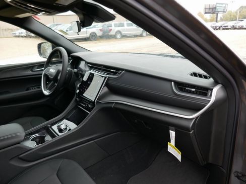 New 2025 Jeep Grand Cherokee Laredo X image 10