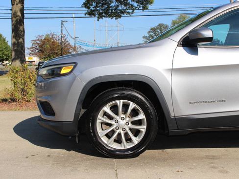 Used 2020 Jeep Cherokee Latitude FWD image 43