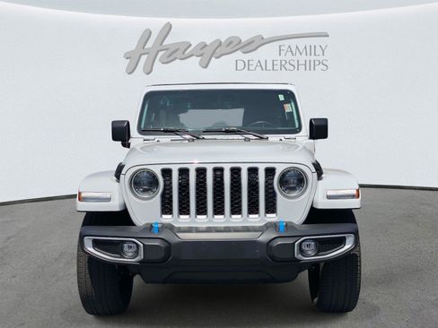 Used 2023 Jeep Wrangler Unlimited Sahara w/ Cold Weather Group AWD/4WD image 10