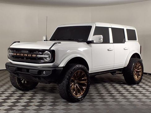 Used 2023 Ford Bronco Outer Banks AWD/4WD image 3