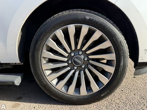 Used 2019 Lincoln Navigator L Reserve AWD/4WD image 6