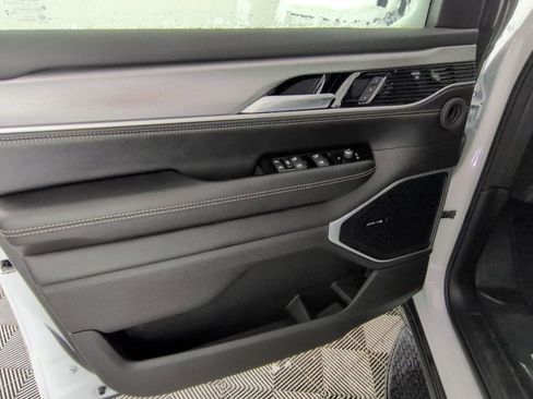 New 2026 Jeep Grand Wagoneer Limited AWD/4WD image 19