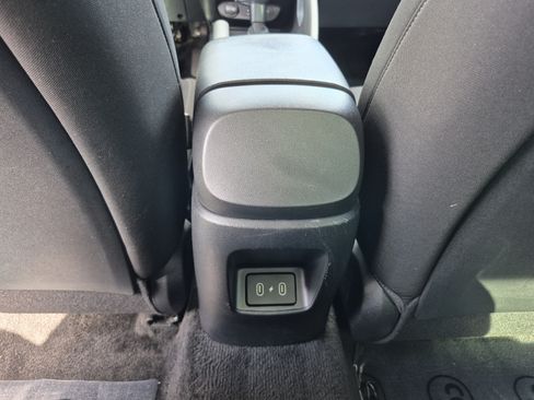 Used 2025 Hyundai Elantra SE w/ Cargo Package FWD image 14