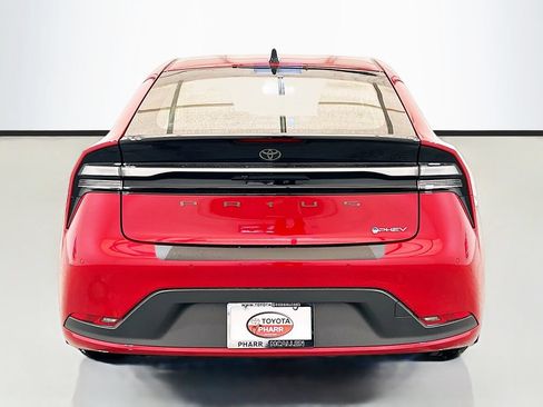New 2026 Toyota Prius Plug-In Hybrid FWD image 5