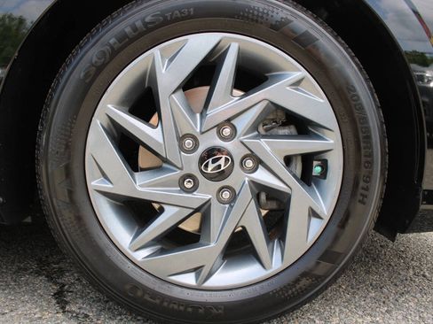 Used 2024 Hyundai Elantra SEL FWD image 22