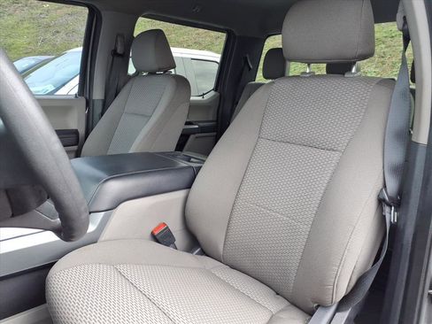 Used 2022 Ford F350 XLT w/ XLT Premium Package image 8