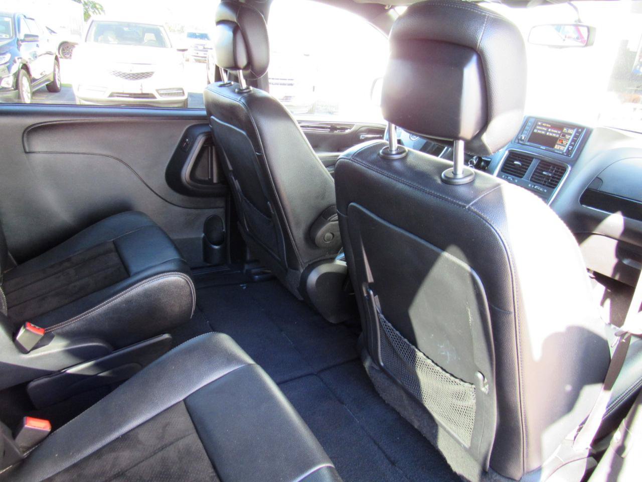 Used 2015 Dodge Grand Caravan SXT FWD image 36