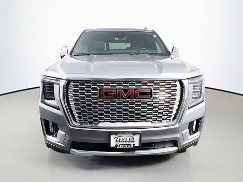 Used 2024 GMC Yukon Denali w/ Advanced Technology Package AWD/4WD image 2