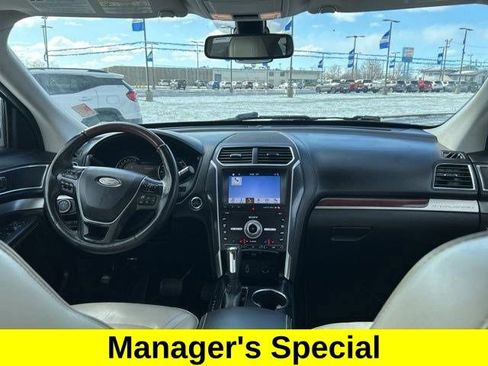 Used 2019 Ford Explorer Platinum image 46