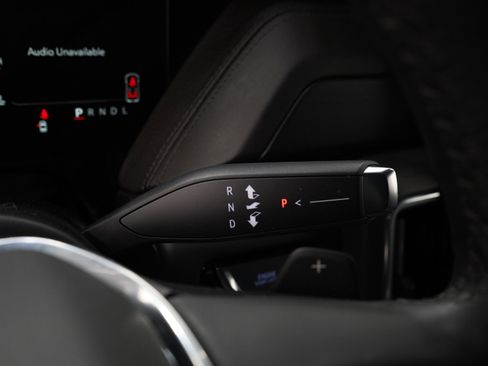 Used 2025 GMC Yukon Denali AWD/4WD image 33