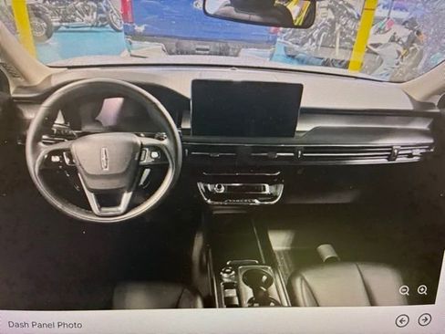 Used 2024 Lincoln Corsair AWD image 4