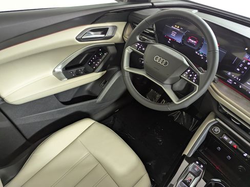 New 2025 Audi Q5 Premium image 9