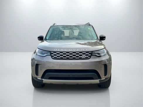 Used 2025 Land Rover Discovery S image 2