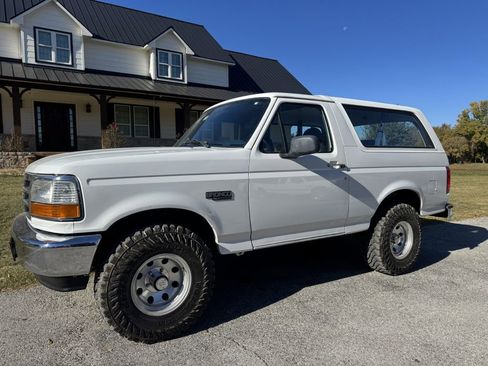 Used 1995 Ford Bronco XL image 2