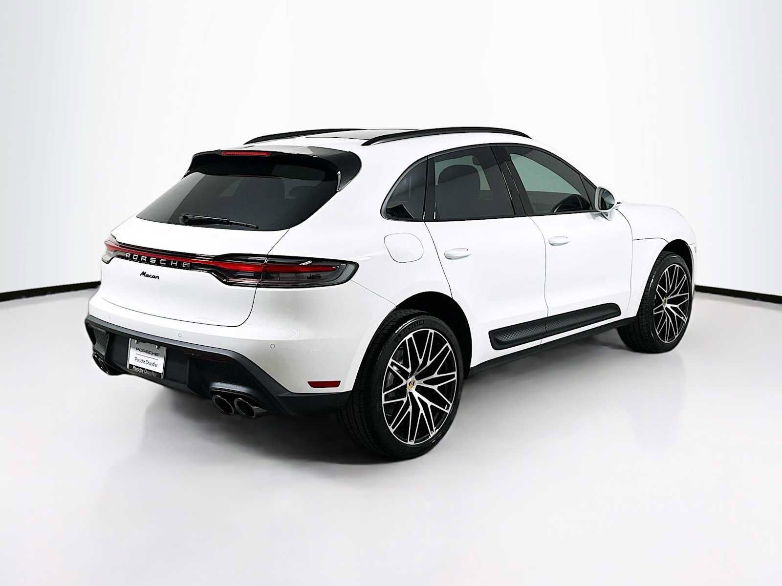 Used 2026 Porsche Macan AWD/4WD image 9