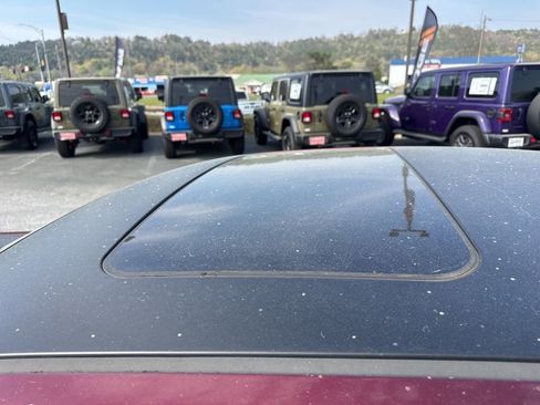 Used 2020 Dodge Challenger R/T image 10