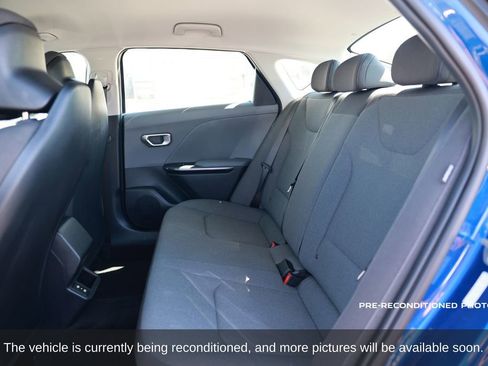 Used 2025 Kia K4 LXS image 31
