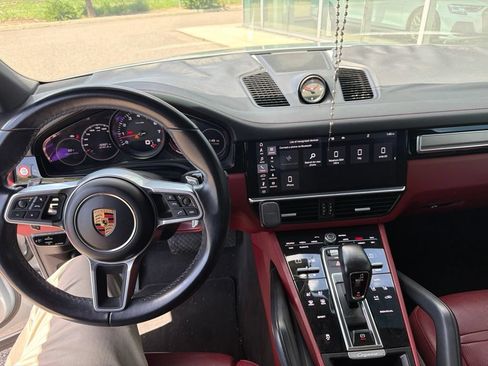 Used 2020 Porsche Cayenne AWD/4WD image 11