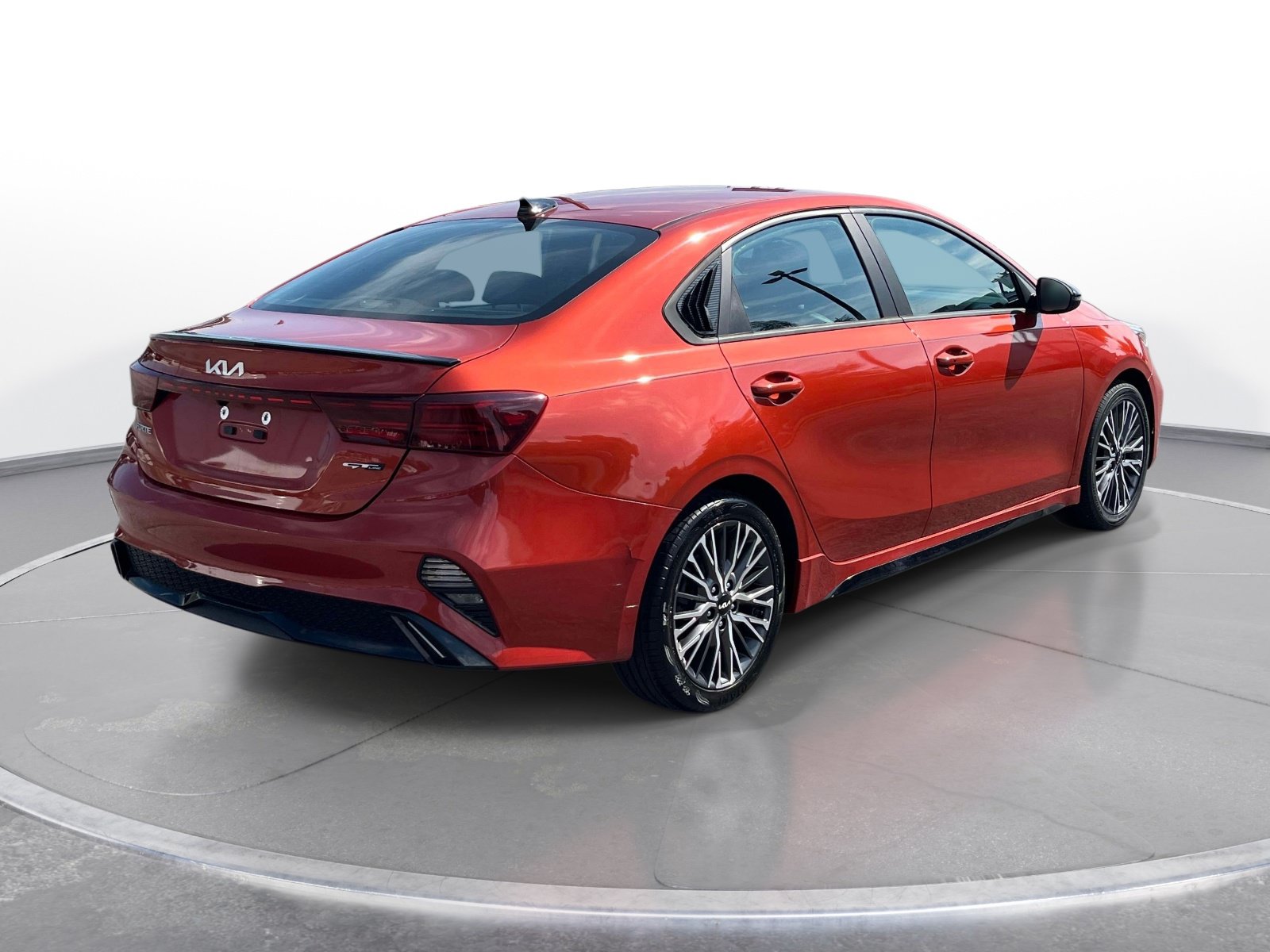 Used 2022 Kia Forte GT-Line w/ GT-Line Technology Package FWD image 4