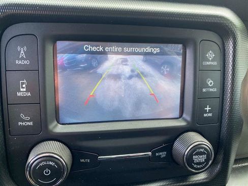 Used 2019 Jeep Wrangler Sport image 12