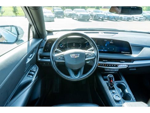 Used 2025 Cadillac XT4 Premium Luxury FWD image 19