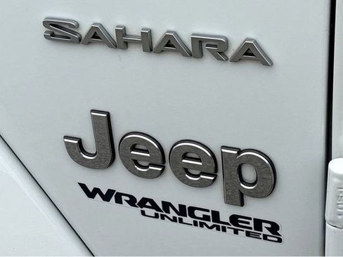 Used 2020 Jeep Wrangler Unlimited Sahara AWD/4WD image 22