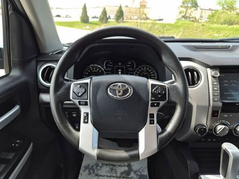 Used 2020 Toyota Tundra SR5 w/ SR5 Convenience Package AWD/4WD image 14