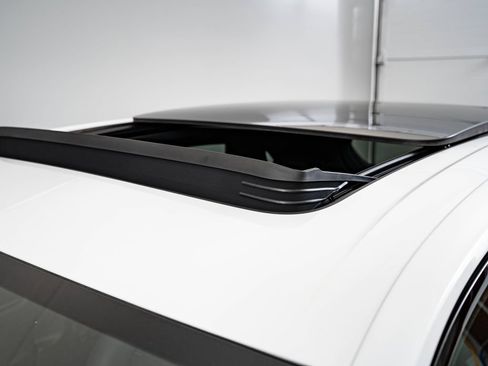 Certified 2020 Porsche Cayenne AWD/4WD image 13