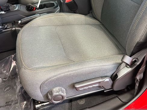 Used 2024 Jeep Wrangler Unlimited image 19