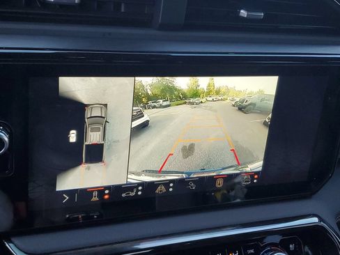 Used 2024 GMC Sierra 1500 AT4 w/ Technology Package AWD/4WD image 22