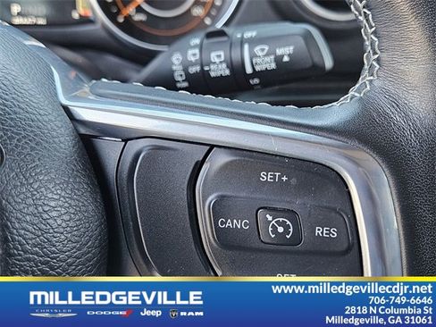 Used 2022 Jeep Wrangler Unlimited Sahara w/ Cold Weather Group image 29