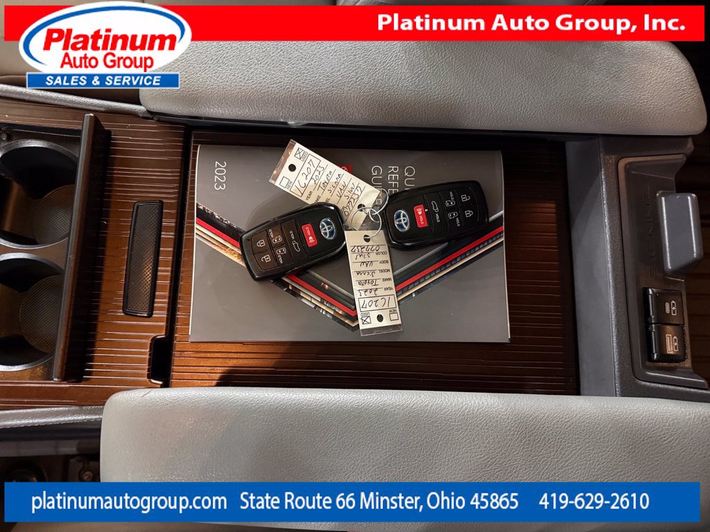 Used 2023 Toyota Sienna XLE AWD/4WD image 25