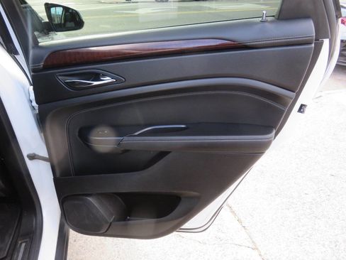 Used 2013 Cadillac SRX Luxury image 33