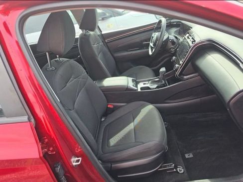 Used 2024 Hyundai Tucson SE FWD image 8