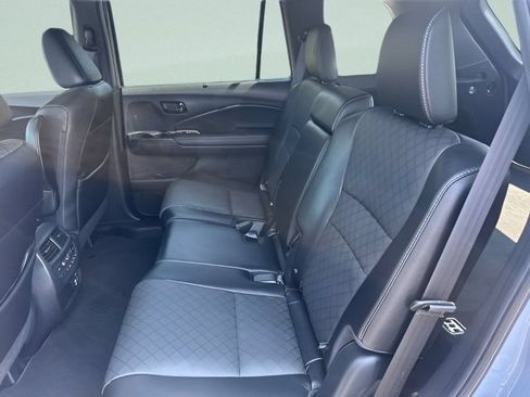 Used 2023 Honda Passport Elite image 14