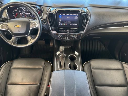 Used 2023 Chevrolet Traverse Premier FWD image 13