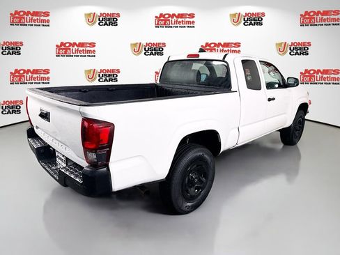 Used 2020 Toyota Tacoma SR image 14