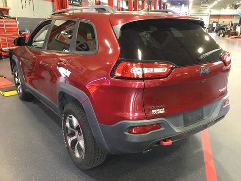 Used 2016 Jeep Cherokee Trailhawk w/ Comfort/Convenience Group AWD/4WD image 4