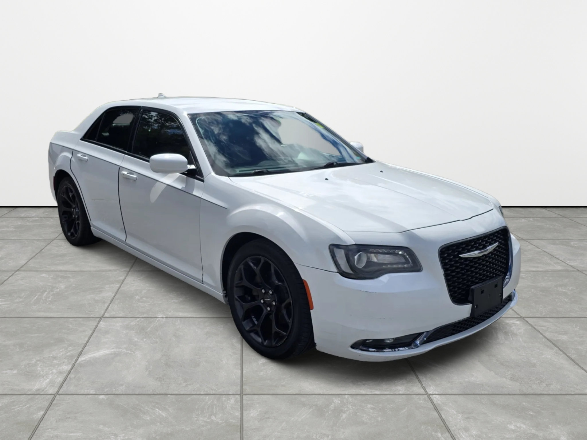 Used 2019 Chrysler 300 S RWD image 2