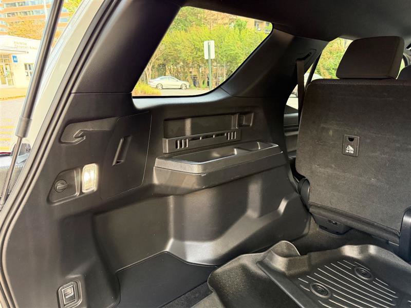 Used 2025 Toyota 4Runner SR5 AWD/4WD image 30
