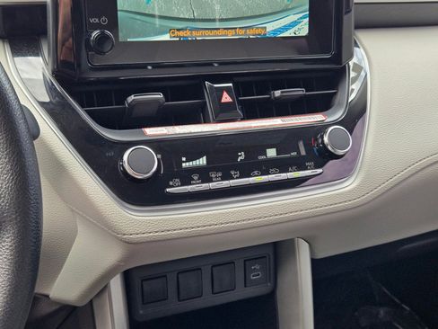 Used 2024 Toyota Corolla Cross L image 24