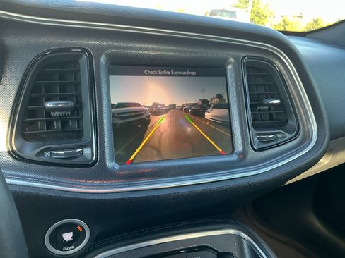 Used 2016 Dodge Challenger SXT Plus image 17