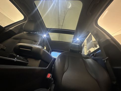 Used 2023 Kia Sportage SX image 13