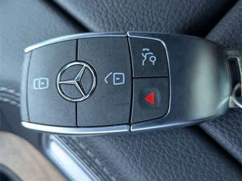 Certified 2025 Mercedes-Benz GLE 350 4MATIC image 35