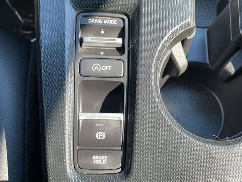 Used 2025 Honda Civic Sport image 32