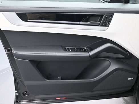 New 2026 Porsche Cayenne AWD/4WD image 11