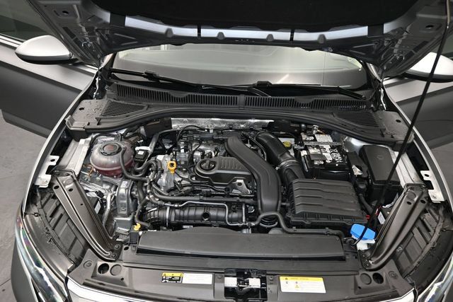 Used 2024 Volkswagen Jetta SE FWD image 22