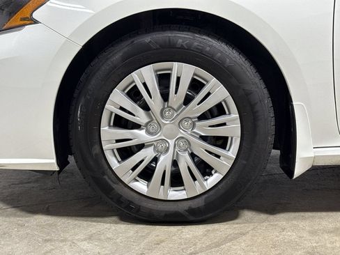Used 2024 Nissan Altima 2.5 S FWD image 26